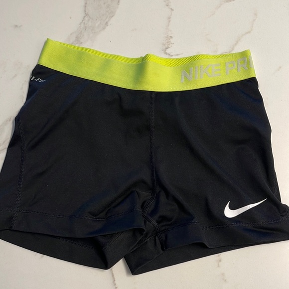 Nike pro shorts - Picture 1 of 2